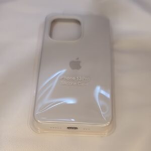 Apple iPhone 13 Pro Silicone Case - Light Gray